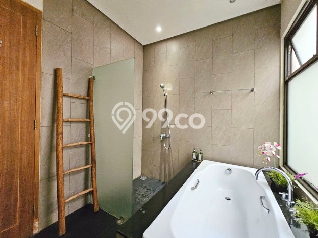 Vila di , Dimensi 360m2m², Lingkungan Tenang untuk hunian Vila di , Dimensi 360m2m², Lingkungan Tenang untuk hunian