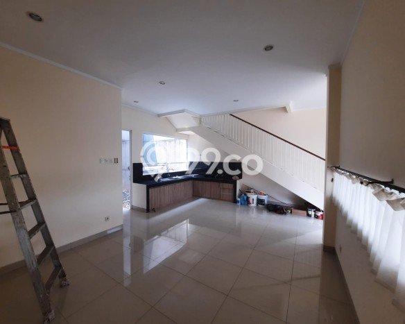 Hunian Mewah LB 117m2 Siap Pakai Desain Elegan di Bintaro, Tangerang Selatan Hunian Mewah LB 117m2 Siap Pakai Desain Elegan di Bintaro, Tangerang Selatan