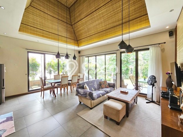 Vila di , Dimensi 360m2m², Lingkungan Tenang untuk hunian Vila di , Dimensi 360m2m², Lingkungan Tenang untuk hunian