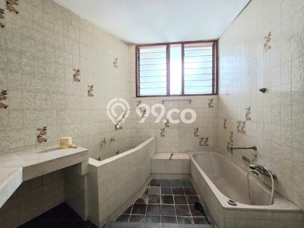 Ready to Use! Luxury House LT 602m2 Desain Elegan di Pondok Indah Ready to Use! Luxury House LT 602m2 Desain Elegan di Pondok Indah
