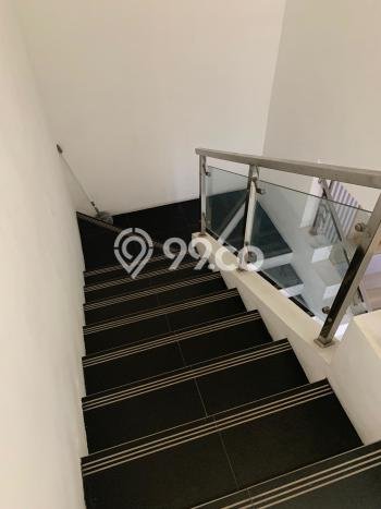 Siap Huni Hunian Elit 4 Kamar di BSD Dekat ke Mana Saja Siap Huni Hunian Elit 4 Kamar di BSD Dekat ke Mana Saja
