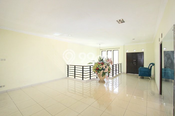 Siap Huni Rumah Mewah 4 Kamar di Kebayoran Lama Dekat ke Mana Saja Siap Huni Rumah Mewah 4 Kamar di Kebayoran Lama Dekat ke Mana Saja