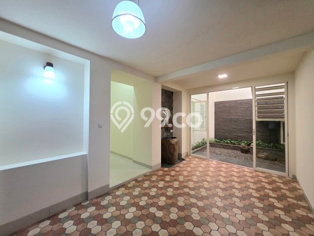 Hunian Modern Dikontrakkan 4 Kamar di Menteng Bisa Nego Hunian Modern Dikontrakkan 4 Kamar di Menteng Bisa Nego