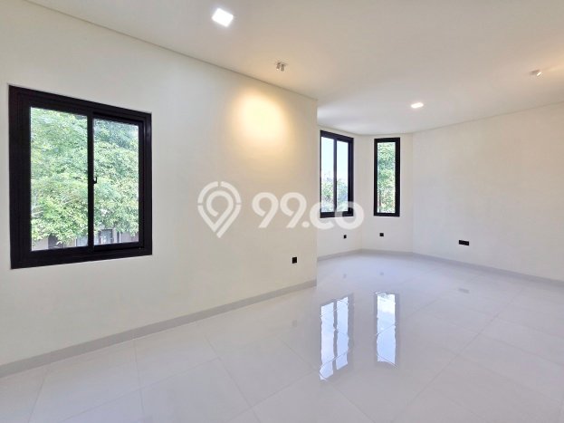 Ready to Use! Luxury House LT 175m2 Desain Modern di BSD Eminent Ready to Use! Luxury House LT 175m2 Desain Modern di BSD Eminent