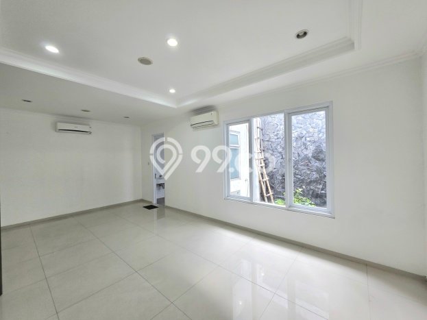 Jual Rumah Luas Elegan Dengan View Eksklusif di Pondok Indah, Jakarta Selatan Jual Rumah Luas Elegan Dengan View Eksklusif di Pondok Indah, Jakarta Selatan