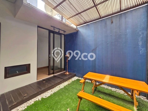 Rumah Modern Cantik 2 KT Bisa Langsung Pindah di BSD Rumah Modern Cantik 2 KT Bisa Langsung Pindah di BSD