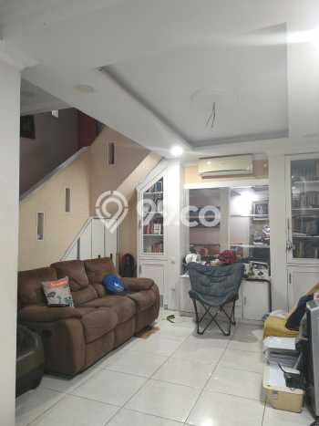 Rumah Strategis Modern Lb 200m2 di Duren Sawit, Jakarta Timur Rumah Strategis Modern Lb 200m2 di Duren Sawit, Jakarta Timur