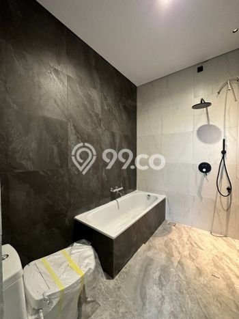 Ready to Use! Luxury House LT 161m2 Desain Elegan di Kemang Ready to Use! Luxury House LT 161m2 Desain Elegan di Kemang