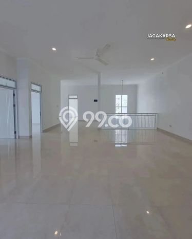 For Sale! Luxury House LT 310m2 Desain Elegan di Kebagusan For Sale! Luxury House LT 310m2 Desain Elegan di Kebagusan