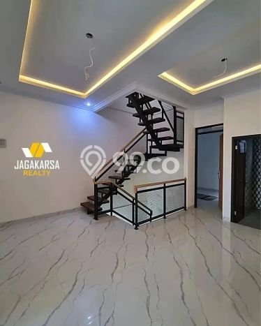 Dijual Hunian Rumah Terawat 3 KT di Kukusan, Depok Dijual Hunian Rumah Terawat 3 KT di Kukusan, Depok