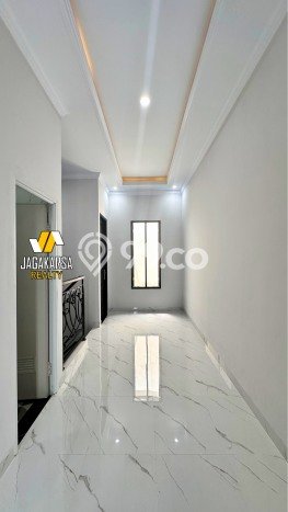 Rumah Strategis Modern Lb 90m2 di Jagakarsa, Jakarta Selatan Rumah Strategis Modern Lb 90m2 di Jagakarsa, Jakarta Selatan