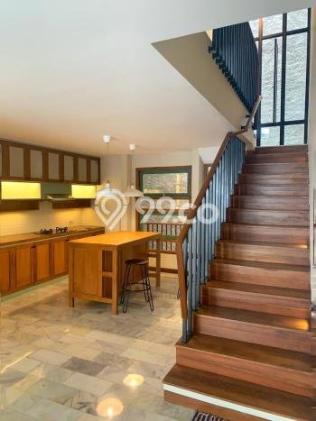 Rumah Mewah LB 260m2 Siap Pakai Desain Elegan di Rawamangun, Jakarta Timur Rumah Mewah LB 260m2 Siap Pakai Desain Elegan di Rawamangun, Jakarta Timur