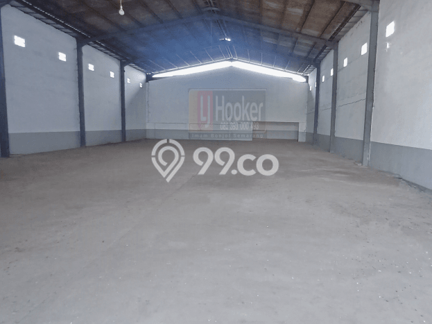 LOKASI BISNIS! Gudang For Rent di Semarang Timur, Luas 560m², Jalan Strategis, Siap Usaha LOKASI BISNIS! Gudang For Rent di Semarang Timur, Luas 560m², Jalan Strategis, Siap Usaha