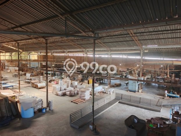 Unit Gudang disewakan di Tugu Semarang dengan LT 3850m2 / LB 3650m2 Unit Gudang disewakan di Tugu Semarang dengan LT 3850m2 / LB 3650m2