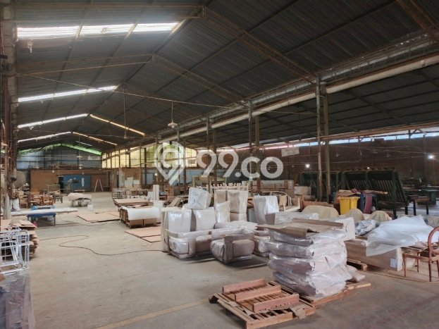 Unit Gudang disewakan di Tugu Semarang dengan LT 3850m2 / LB 3650m2 Unit Gudang disewakan di Tugu Semarang dengan LT 3850m2 / LB 3650m2