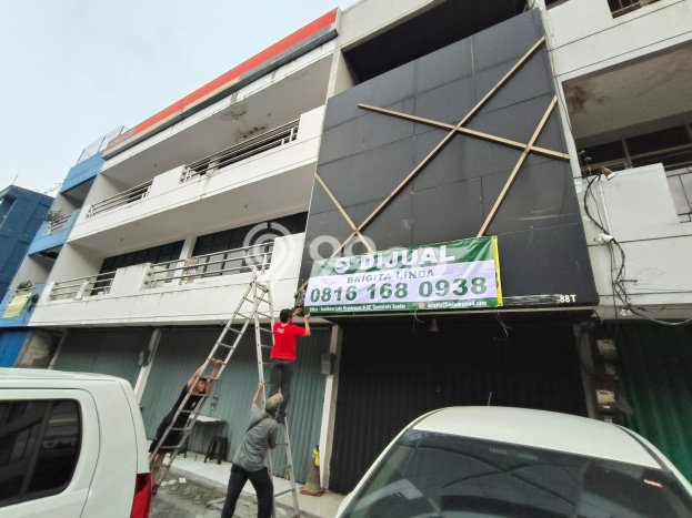 Ruko Dijual Lokasi Stratagis di Kebayoran Baru Jakarta Selatan Cocok untuk Investasi Ruko Dijual Lokasi Stratagis di Kebayoran Baru Jakarta Selatan Cocok untuk Investasi