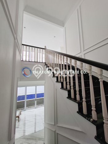 Rumah Elit LB 744m2 Siap Huni Desain Elegan di Gading Serpong, Tangerang Rumah Elit LB 744m2 Siap Huni Desain Elegan di Gading Serpong, Tangerang