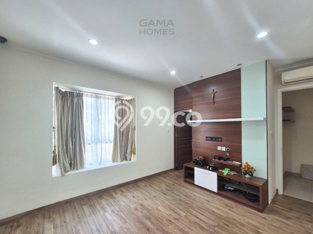 Jual Rumah Mewah Megah Dengan View Cantik di Gading Serpong, Tangerang Jual Rumah Mewah Megah Dengan View Cantik di Gading Serpong, Tangerang