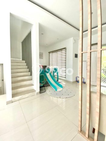 Rumah Mewah LB 350m2 Siap Huni Desain Elegan di Bintaro, Jakarta Selatan Rumah Mewah LB 350m2 Siap Huni Desain Elegan di Bintaro, Jakarta Selatan
