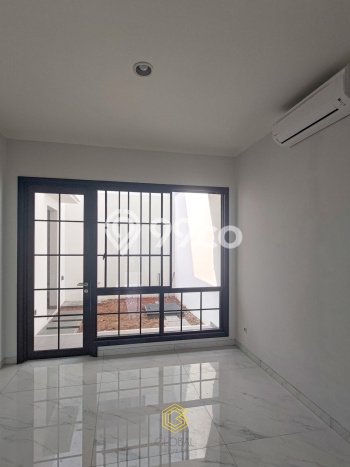 Dijual Rumah Luas Elegan Dengan View Eksklusif di Alam Sutera, Tangerang Dijual Rumah Luas Elegan Dengan View Eksklusif di Alam Sutera, Tangerang