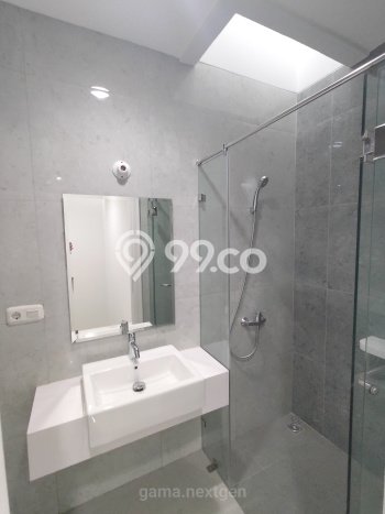 Disewakan Rumah Harga Terjangkau di Alam Sutera Tangerang Punya 5 KT Disewakan Rumah Harga Terjangkau di Alam Sutera Tangerang Punya 5 KT
