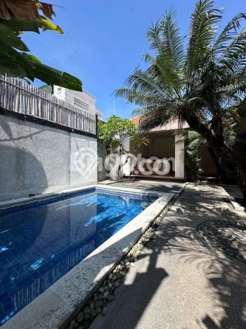DREAM HOME! Rumah di Kerobokan, 4 KM, Bebas Banjir, Luas 350m² Bangunan 200m² DREAM HOME! Rumah di Kerobokan, 4 KM, Bebas Banjir, Luas 350m² Bangunan 200m²