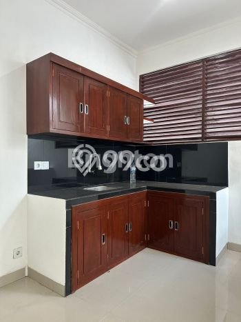 UNIT LANGKA! Rumah kawasan Kerobokan, 2 KT, Pemandangan Indah, LT 100m² LB 66m² UNIT LANGKA! Rumah kawasan Kerobokan, 2 KT, Pemandangan Indah, LT 100m² LB 66m²