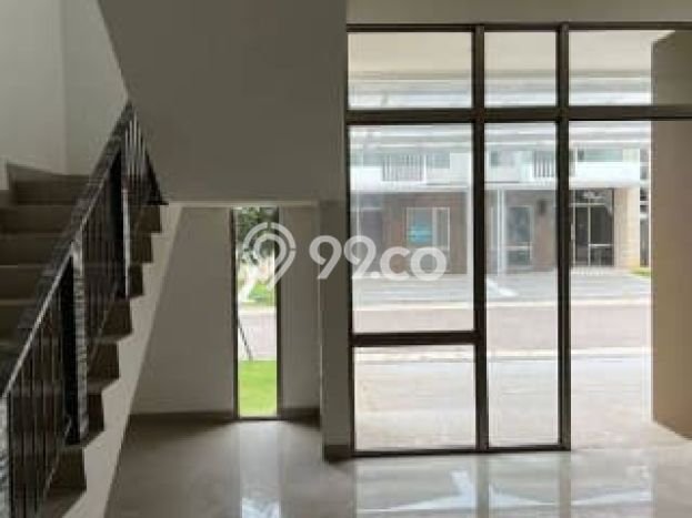 Disewakan! Rumah 3 Kamar Tidur &
2 Kamar Mandi di Pantai Indah Kapuk 2, Jakarta Utara Disewakan! Rumah 3 Kamar Tidur &
2 Kamar Mandi di Pantai Indah Kapuk 2, Jakarta Utara