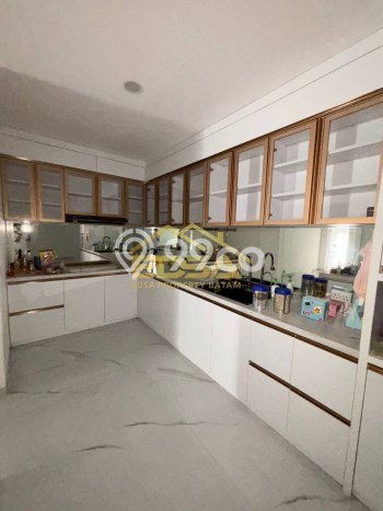 Rumah Mewah LB 350m2 Siap Huni Desain Elegan di Batam Centre, Batam Rumah Mewah LB 350m2 Siap Huni Desain Elegan di Batam Centre, Batam