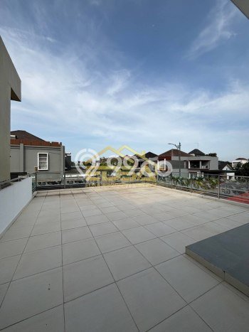 Rumah Mewah LB 350m2 Siap Huni Desain Elegan di Batam Centre, Batam Rumah Mewah LB 350m2 Siap Huni Desain Elegan di Batam Centre, Batam