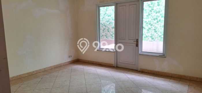Rumah Elit Modern Tanpa Renovasi di Cibubur Jakarta Timur Rumah Elit Modern Tanpa Renovasi di Cibubur Jakarta Timur