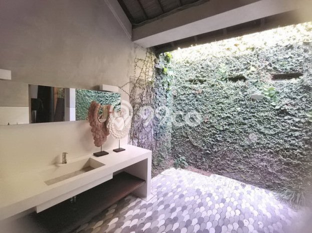 FOR SALE! Vila Kawasan , Area 730m2m², Lokasi Premium FOR SALE! Vila Kawasan , Area 730m2m², Lokasi Premium