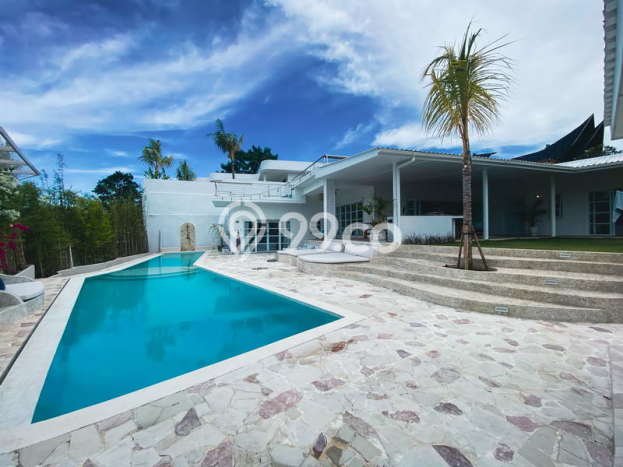 FOR SALE! Vila Kawasan , Luas 858m2m², Lokasi Strategis FOR SALE! Vila Kawasan , Luas 858m2m², Lokasi Strategis