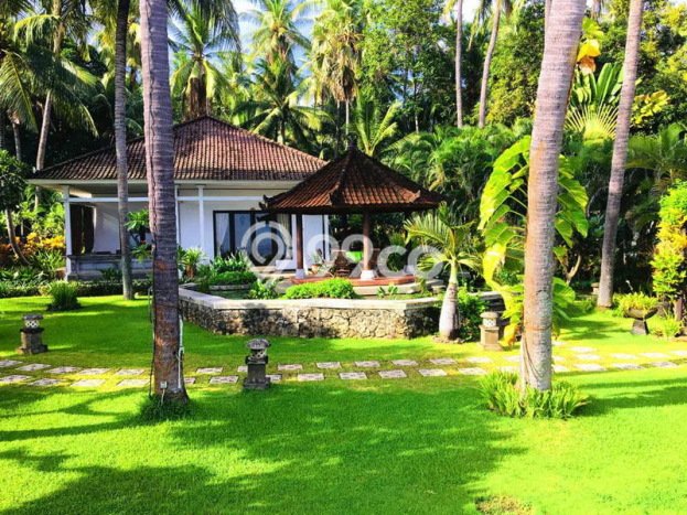 Dijual! Vila Kawasan , Luas 4250m2m², Lokasi Strategis Dijual! Vila Kawasan , Luas 4250m2m², Lokasi Strategis