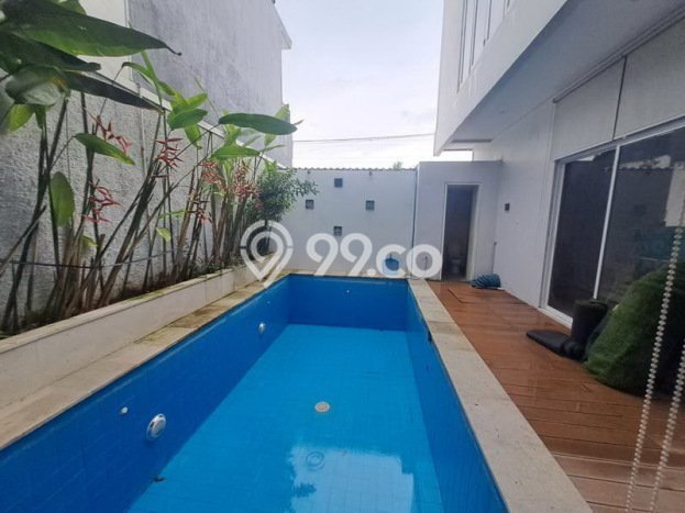 For Sale! Vila Kawasan , Luas 180m2m², Posisi Premium For Sale! Vila Kawasan , Luas 180m2m², Posisi Premium