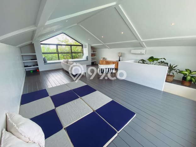 FOR SALE! Vila Kawasan , Luas 858m2m², Lokasi Strategis FOR SALE! Vila Kawasan , Luas 858m2m², Lokasi Strategis