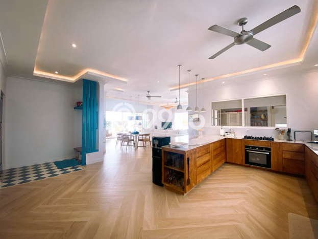 FOR SALE! Vila Kawasan , Luas 858m2m², Lokasi Strategis FOR SALE! Vila Kawasan , Luas 858m2m², Lokasi Strategis
