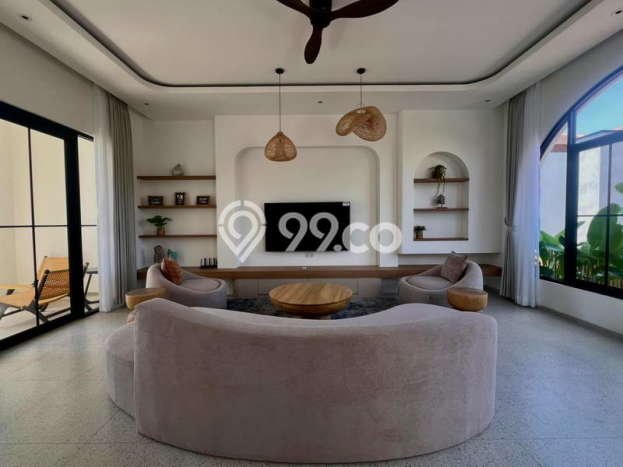 PELUANG INVESTASI! Vila di , Luas 250m2m², Potensi Bagus PELUANG INVESTASI! Vila di , Luas 250m2m², Potensi Bagus