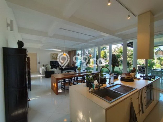 Vila di , Luas 935m2m², Akses Mudah Pusat Kota Vila di , Luas 935m2m², Akses Mudah Pusat Kota
