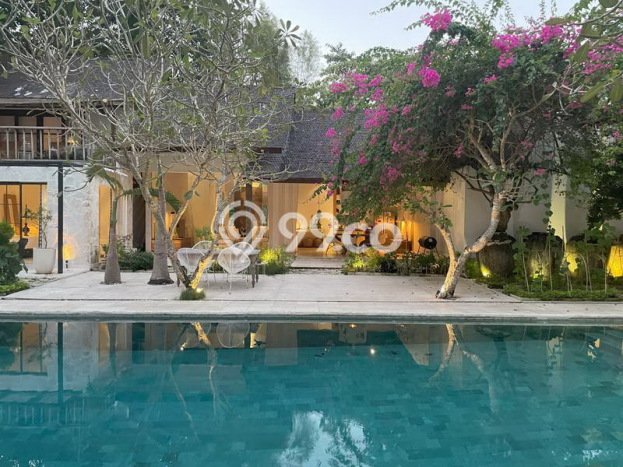 Investasi Potensial! Vila Kawasan , Luas 2372m2m², Akses Mudah Pusat Kota Investasi Potensial! Vila Kawasan , Luas 2372m2m², Akses Mudah Pusat Kota