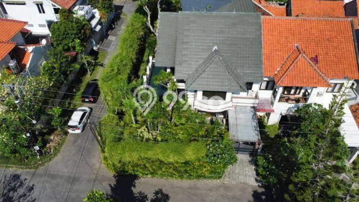 Vila Terawat di , Luas 325m2m², Lokasi Premium dengan akses bagus Vila Terawat di , Luas 325m2m², Lokasi Premium dengan akses bagus