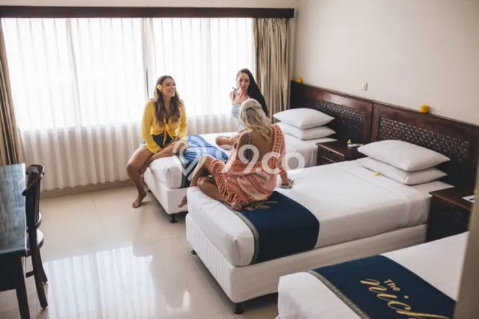 AREA KOMERSIAL! Hotel Kawasan , Luas 2100m2m², Jalan Raya AREA KOMERSIAL! Hotel Kawasan , Luas 2100m2m², Jalan Raya