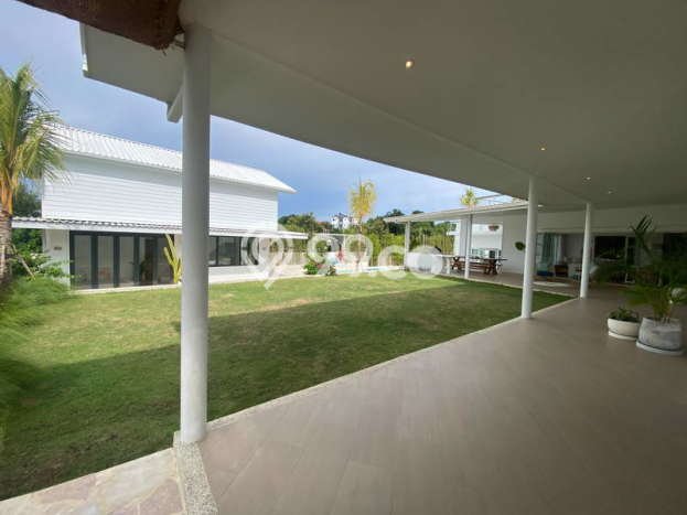 FOR SALE! Vila Kawasan , Luas 858m2m², Lokasi Strategis FOR SALE! Vila Kawasan , Luas 858m2m², Lokasi Strategis