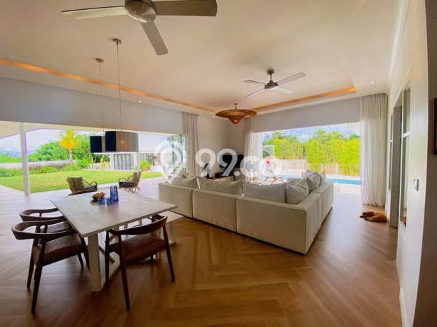 FOR SALE! Vila Kawasan , Luas 858m2m², Lokasi Strategis FOR SALE! Vila Kawasan , Luas 858m2m², Lokasi Strategis