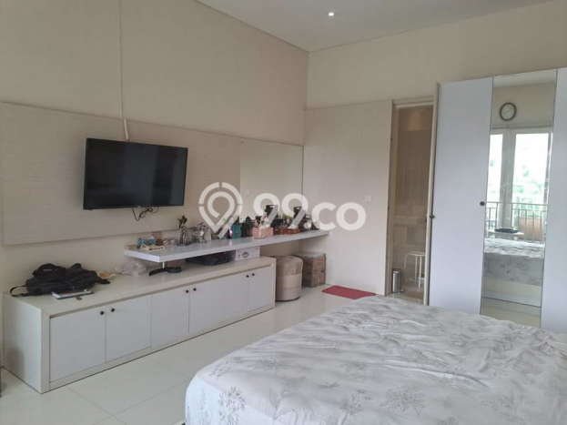 For Sale! Vila Kawasan , Luas 180m2m², Posisi Premium For Sale! Vila Kawasan , Luas 180m2m², Posisi Premium