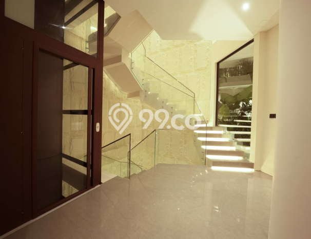 Vila Berkembang di , Ukuran 315m2m², Akses ke berbagai keperluan Vila Berkembang di , Ukuran 315m2m², Akses ke berbagai keperluan