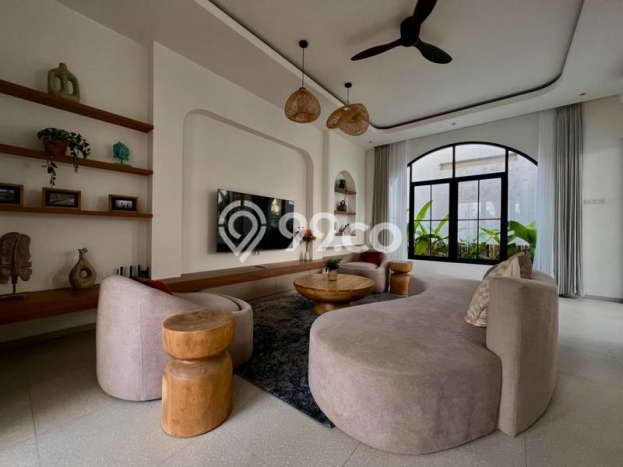 PELUANG INVESTASI! Vila di , Luas 250m2m², Potensi Bagus PELUANG INVESTASI! Vila di , Luas 250m2m², Potensi Bagus