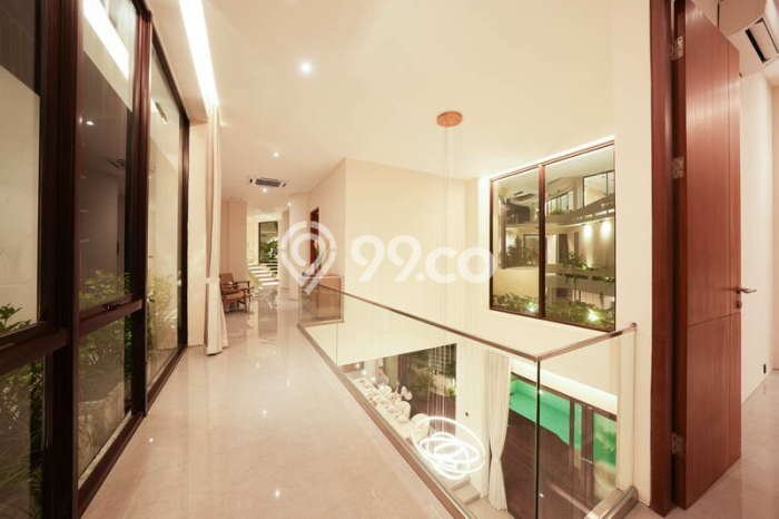 Vila Berkembang di , Ukuran 315m2m², Akses ke berbagai keperluan Vila Berkembang di , Ukuran 315m2m², Akses ke berbagai keperluan