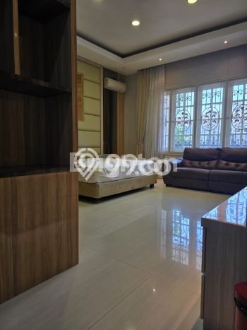 Siap Huni Hunian Elit 5 Kamar di Dukuh Pakis Dekat ke Mana Saja Siap Huni Hunian Elit 5 Kamar di Dukuh Pakis Dekat ke Mana Saja