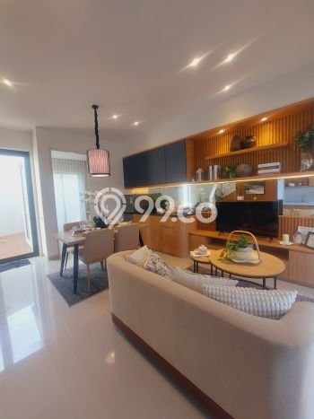 Rumah Luas Asri 3 KT Siap Huni di kebraon Surabaya Rumah Luas Asri 3 KT Siap Huni di kebraon Surabaya
